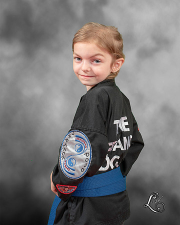 Lexie_Portrait-129_Shoulder_Grey_8x10